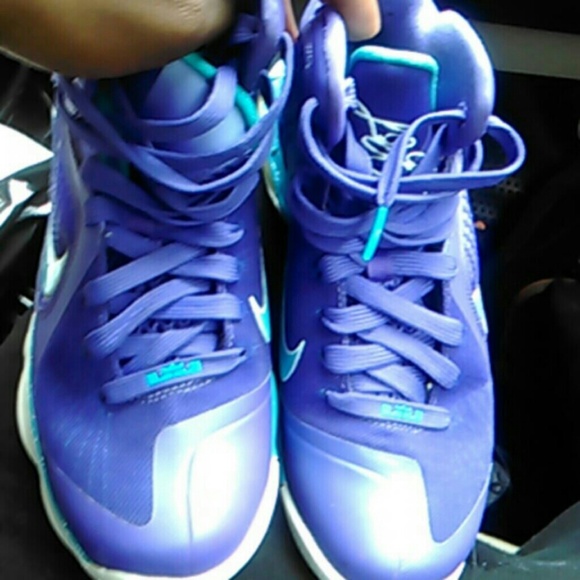 SOLD LeBron James - Picture 1 of 4