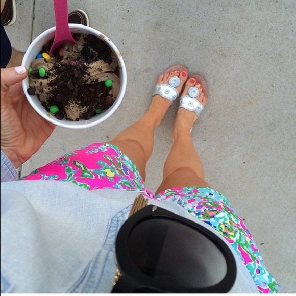 Callahan shorts southern charm pop pink.Holy grail - Picture 2 of 3