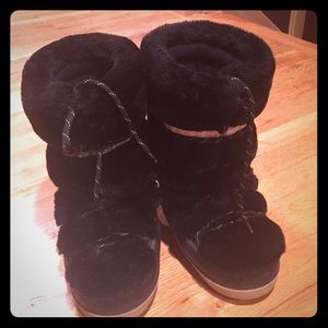 Marc Jacobs black moon boots, insulated fur