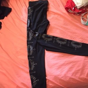 VS pink tribal print leggings