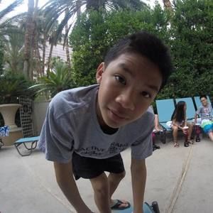 Meet your Posher, Dominic