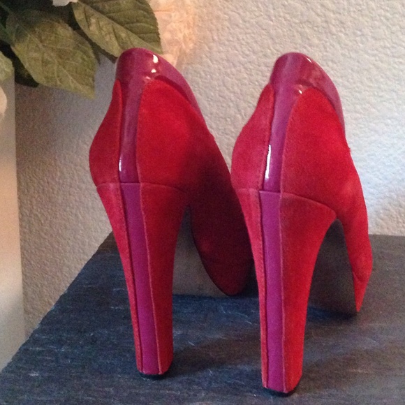 BCBG Red & Raspberry Heels - Picture 2 of 4