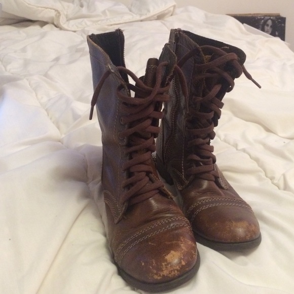 STEVE MADDEN LEATHER VINTAGE COMBAT BOOTS - Picture 2 of 4