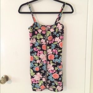 Floral dress w/ zipper through middle