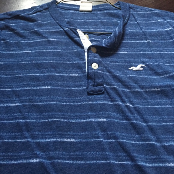MENS Hollister Henley Tee - Picture 3 of 3