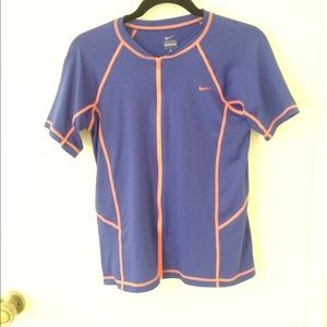 Nike fitness top