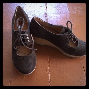 Size 7.5 Army Green Corduroy Wedges by Clarks.