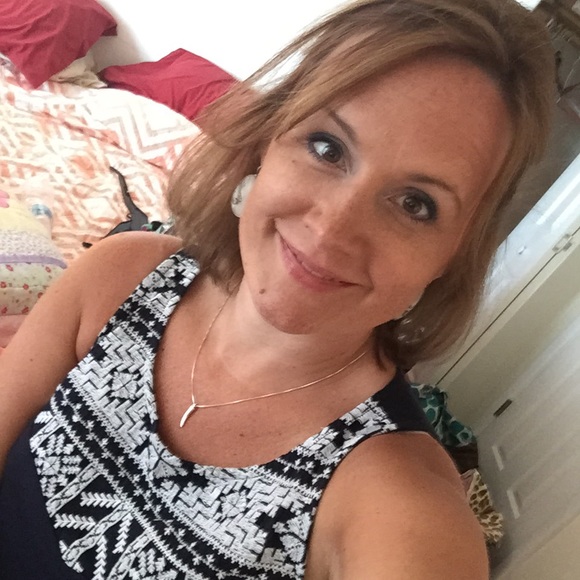 Meet your Posher, Rebecca