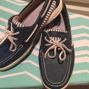 Navy blue sperrys