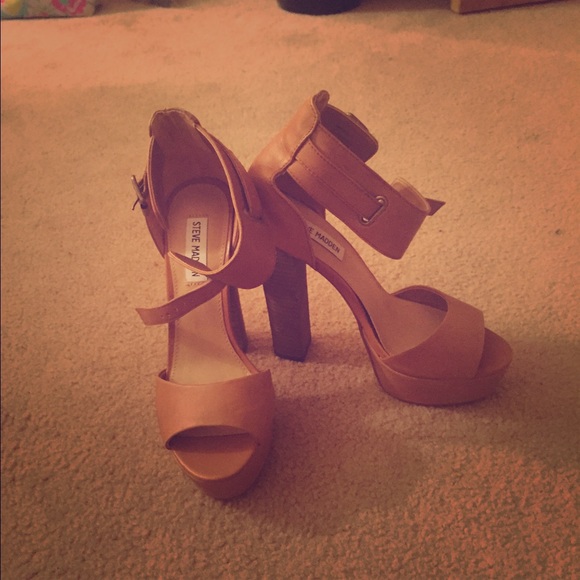 41/2 inch heels tan