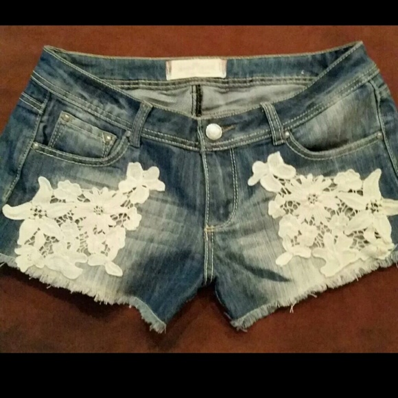SOLD. NWOT Almost Famous shorts size 11