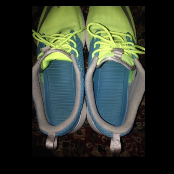 Nike roshes lime green/sky blue - Picture 2 of 3