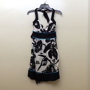 ☀️SALE! 💕HP! NWT Floral halter dress