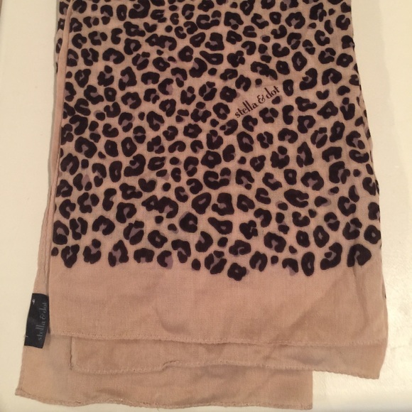 Stella and Dot Leopard Print Scarf