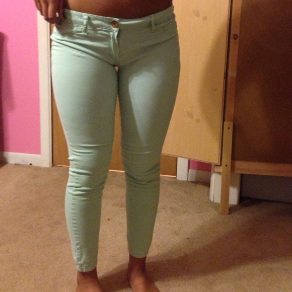 Charlotte Russe mint green skinny jeans/capris