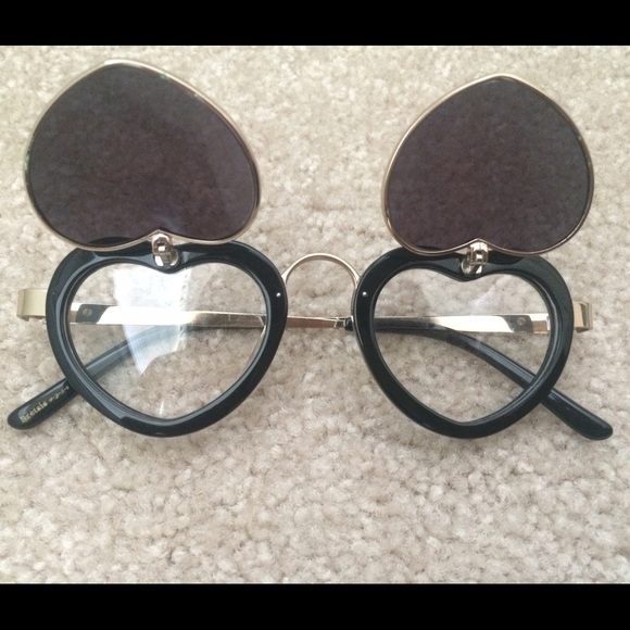 Sretsis !! Used heart sunglasses ๐๐ - Picture 2 of 4