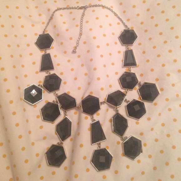 🚫SOLD IN BUNDLE🚫Black and Gold Necklace