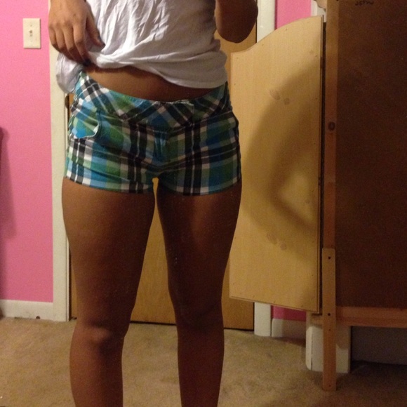 ROXY plaid shorts