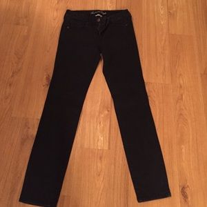 Black American eagle super stretch skinny jean.