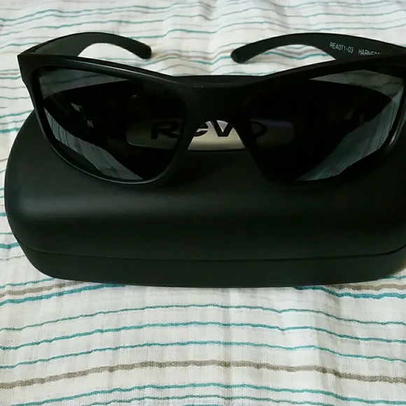 Sunglasses - Picture 1 of 3