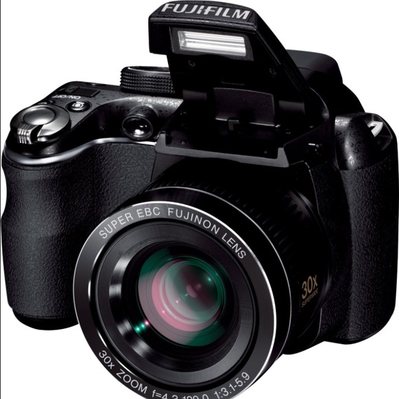 FujiFilm Finepix S4000 Camera New with Box