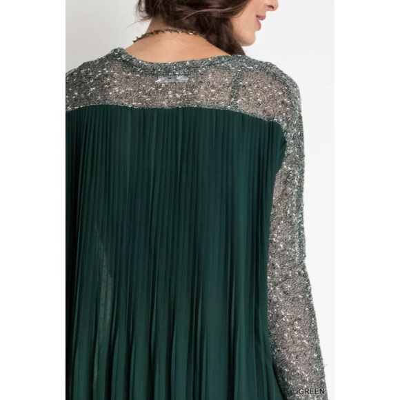 🚫SOLD Green pleated trim lightweight sweater - Picture 2 of 3