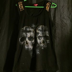 🎀SALE🎀 Bongo tank with gold spikes!!