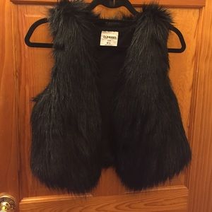 Old Navy Black Cropped Faux Fur Vest