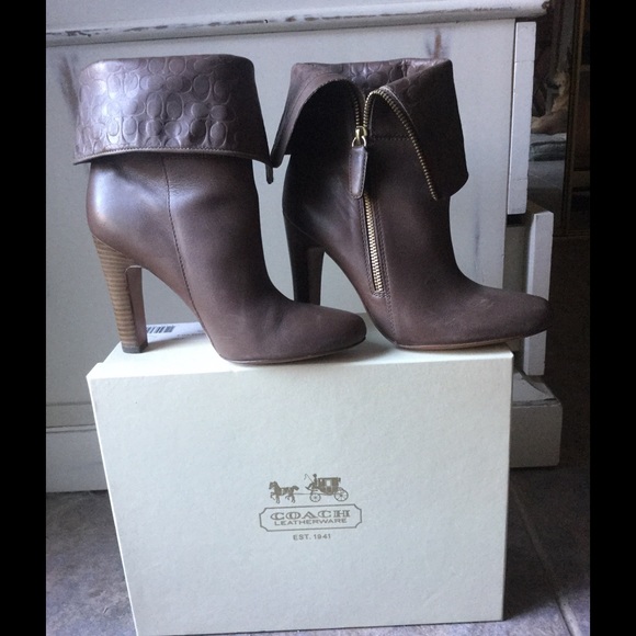 Coach Halia high heel boots in brown - Picture 2 of 4