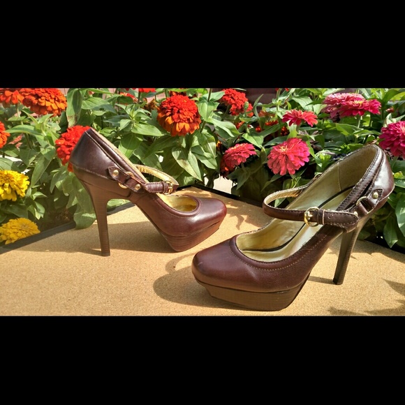 Bakers Mary Jane Heel. Maroon Burgundy Leather