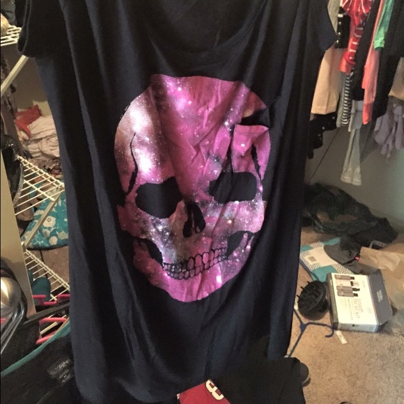 Rue 21 skull shirt