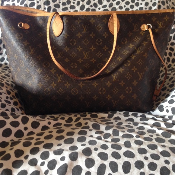 AUTHENTIC LOUIS VUITTON  Monogram Neverfull GM