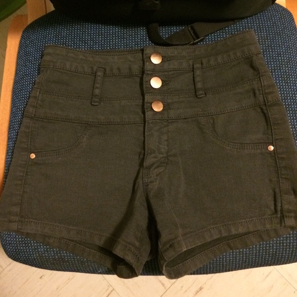 gray high waisted shorts w/copper buttons
