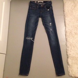 Comfortable and super cute Abercrombie jeans!