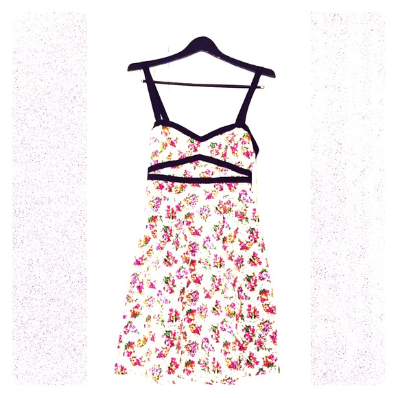 Open Back Floral Dress - Picture 1 of 4