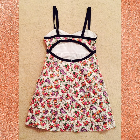 Open Back Floral Dress - Picture 3 of 4