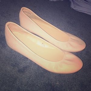Beige ballet flats size 6