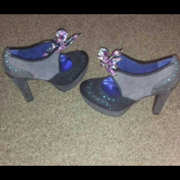 Poetic license pumps!