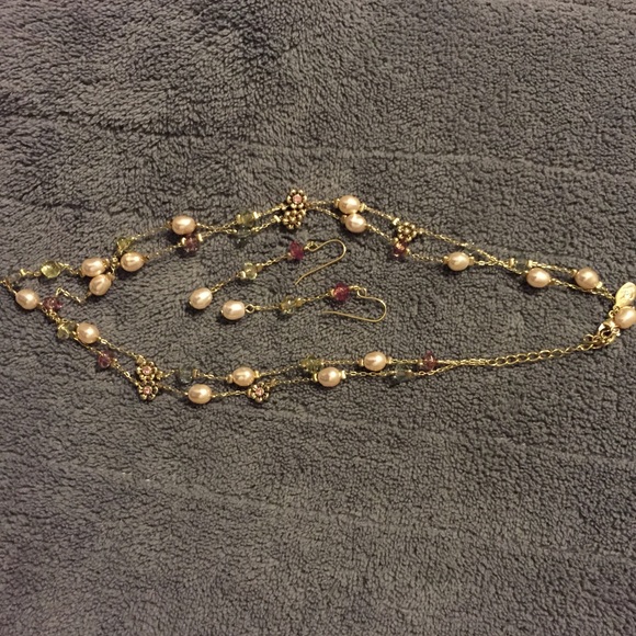 Necklace earring set