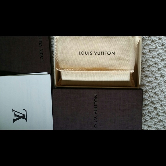 SOLD*Authentic * Louis Vuitton  Card Holder - Picture 2 of 4