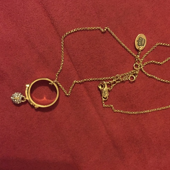 Juicy Couture Necklace Gold Chain w/ Ring Pendant - Picture 3 of 4