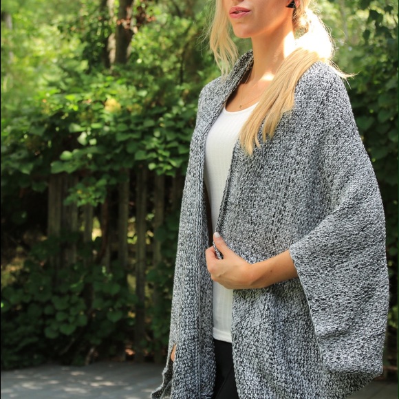 ️SOLD OUT Black Knit Cocoon Sweater - Picture 4 of 4