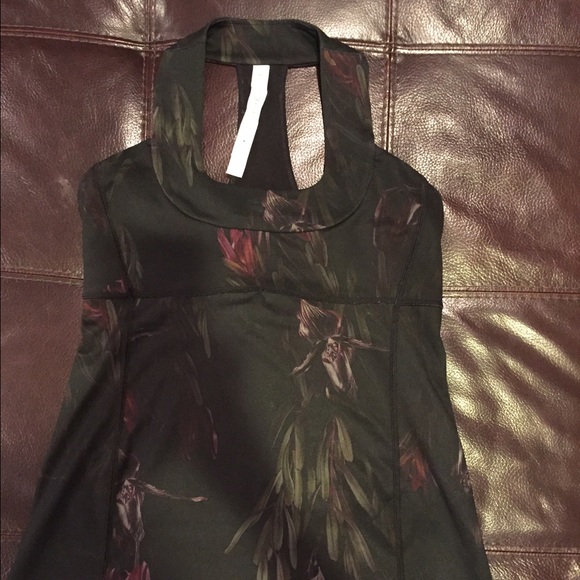 NWOT Lululemon Midnight Iris Scoop Neck Tank