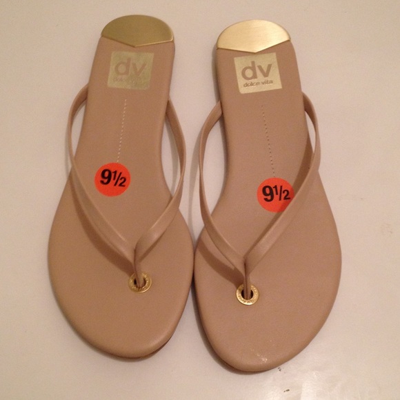Dolce Vita Shoes - Sale❗️Dolce Vita sandals, W-9 1/2