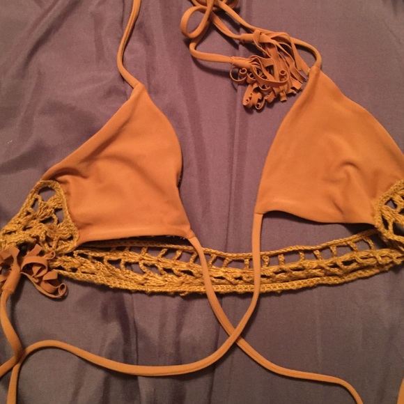 Acacia bikini top