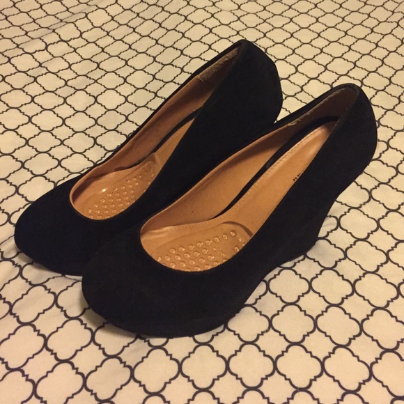 Black Wedges