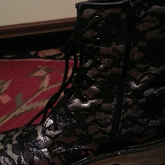 Shoes - Picture 2 of 3