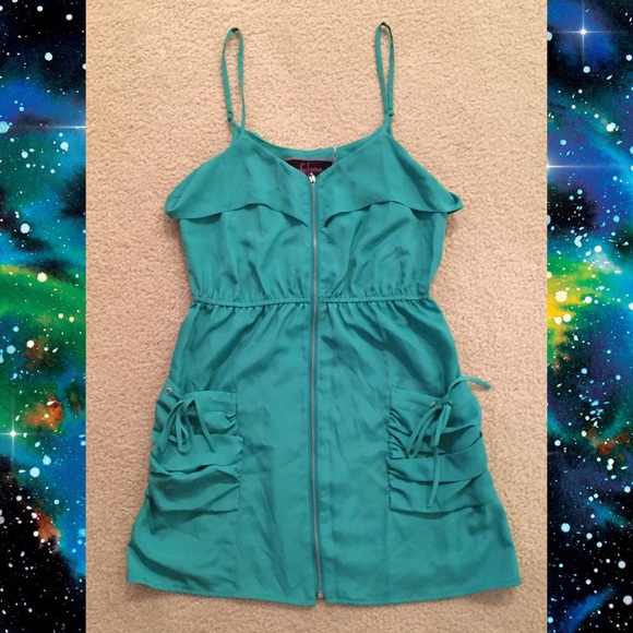 Fun Front Zip Dress - Picture 2 of 4