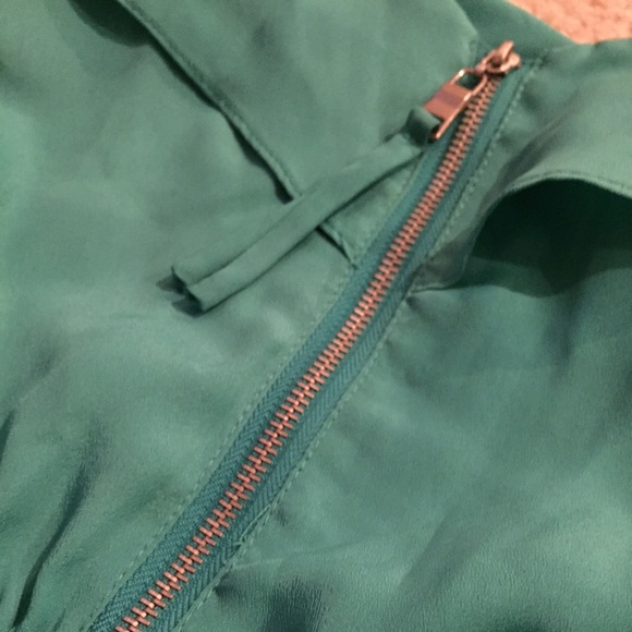 Fun Front Zip Dress - Picture 4 of 4