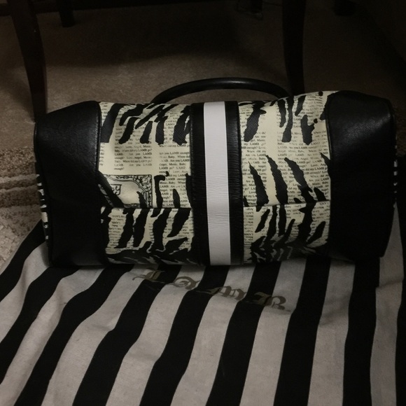 Handbags - Picture 4 of 4